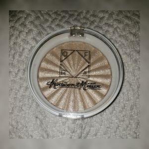 Brand New hightlighter: Moondance